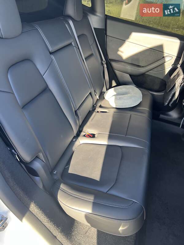 Позашляховик / Кросовер Tesla Model Y 2024 в Полтаві