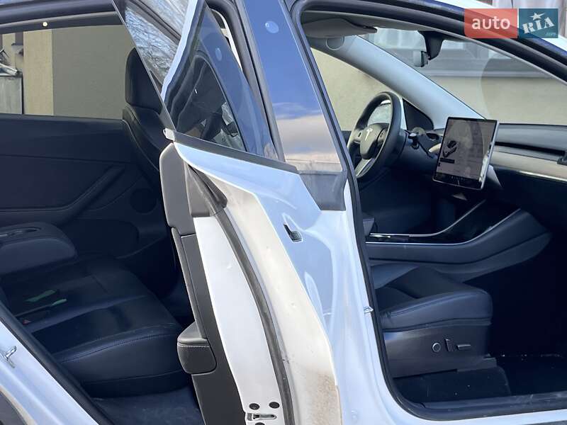 Позашляховик / Кросовер Tesla Model Y 2020 в Києві