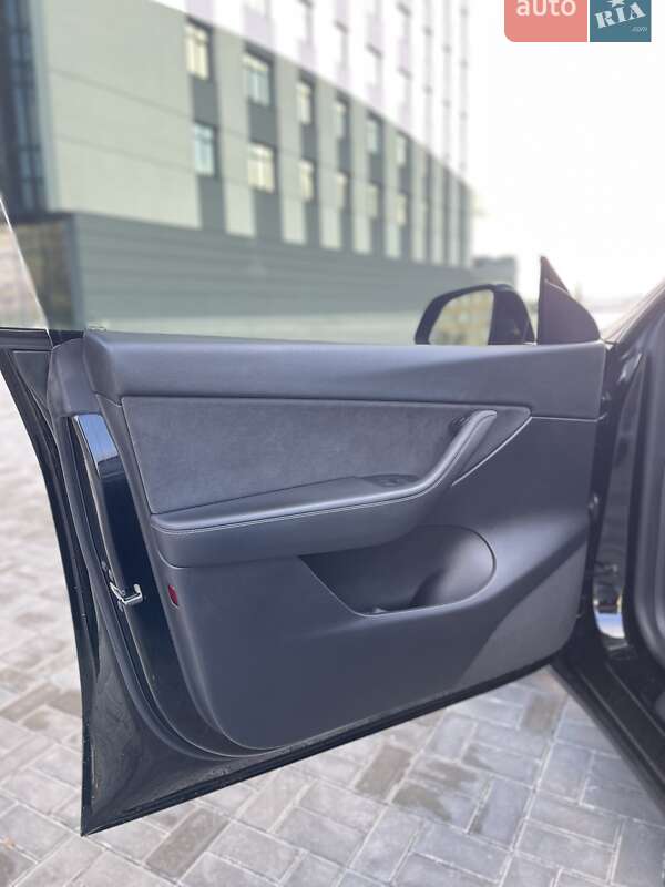 Внедорожник / Кроссовер Tesla Model Y 2022 в Днепре фото 11 Внедорожник / Кроссовер Tesla Model Y 2022 в Днепре