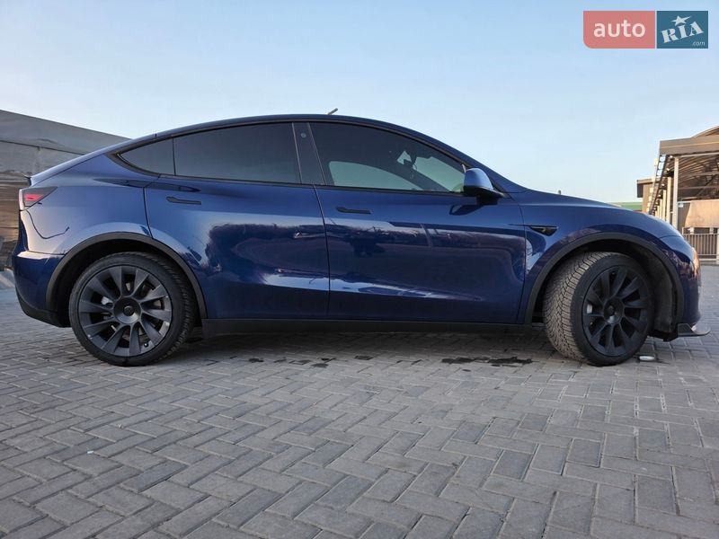 Внедорожник / Кроссовер Tesla Model Y 2023 в Полтаве