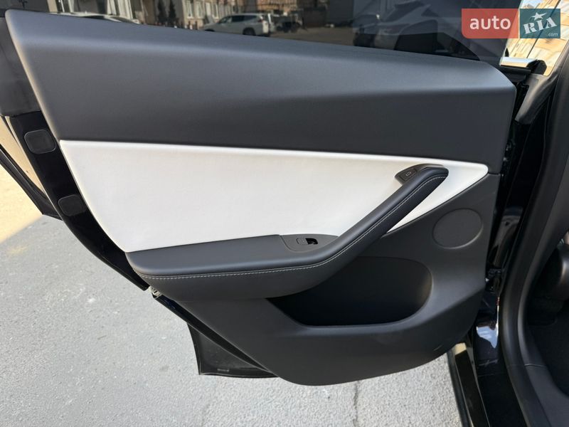 Позашляховик / Кросовер Tesla Model Y 2021 в Одесі