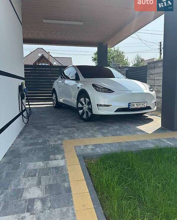 Внедорожник / Кроссовер Tesla Model Y 2022 в Хмельницком