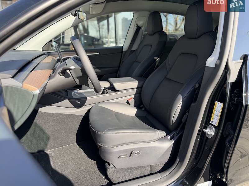 Позашляховик / Кросовер Tesla Model Y 2024 в Києві