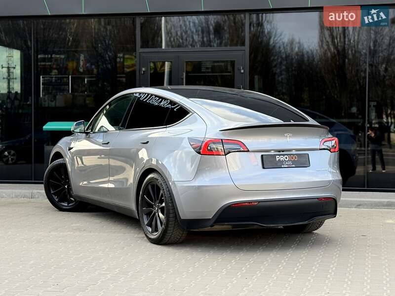 Внедорожник / Кроссовер Tesla Model Y 2023 в Киеве