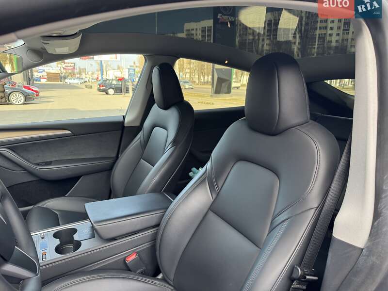Внедорожник / Кроссовер Tesla Model Y 2023 в Киеве