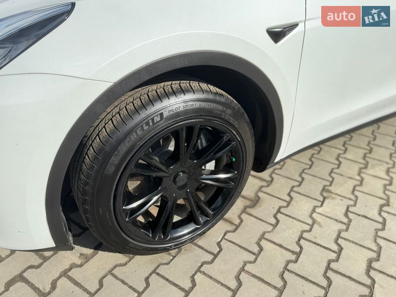 Внедорожник / Кроссовер Tesla Model Y 2022 в Луцке