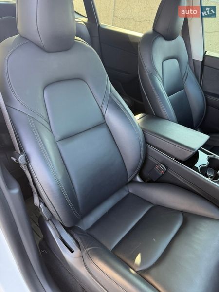 Внедорожник / Кроссовер Tesla Model Y 2020 в Костополе