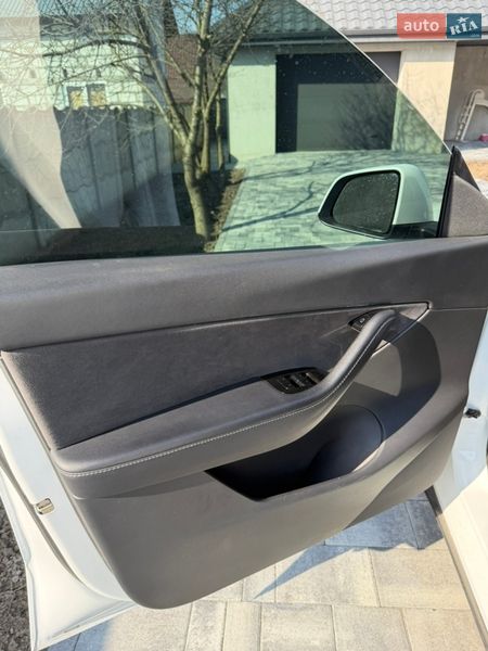 Внедорожник / Кроссовер Tesla Model Y 2020 в Костополе