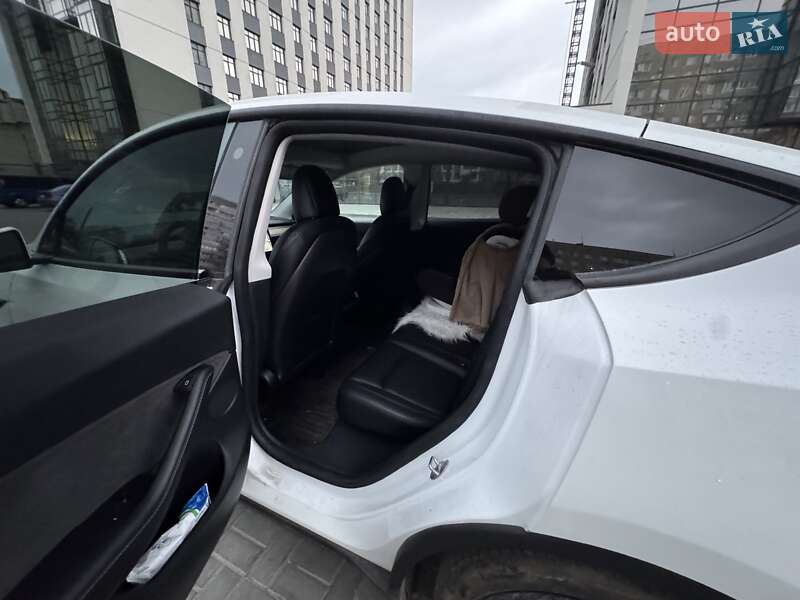 Внедорожник / Кроссовер Tesla Model Y 2021 в Днепре