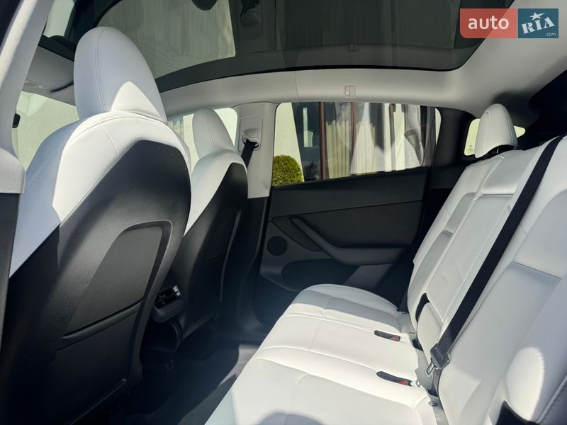 Внедорожник / Кроссовер Tesla Model Y 2023 в Стрые