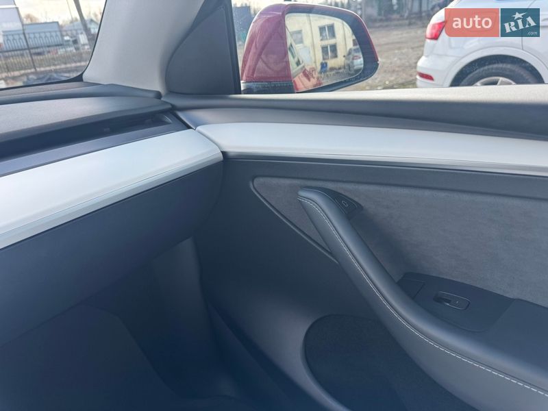 Внедорожник / Кроссовер Tesla Model Y 2023 в Стрые