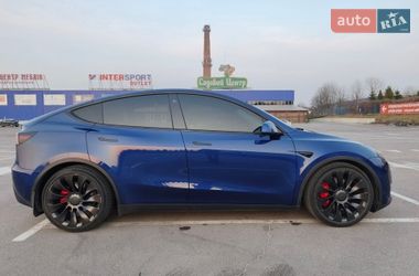 Внедорожник / Кроссовер Tesla Model Y 2021 в Львове