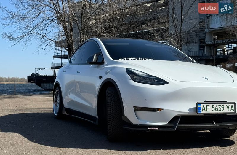 Внедорожник / Кроссовер Tesla Model Y 2022 в Днепре
