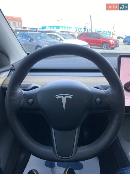 Внедорожник / Кроссовер Tesla Model Y 2023 в Киеве