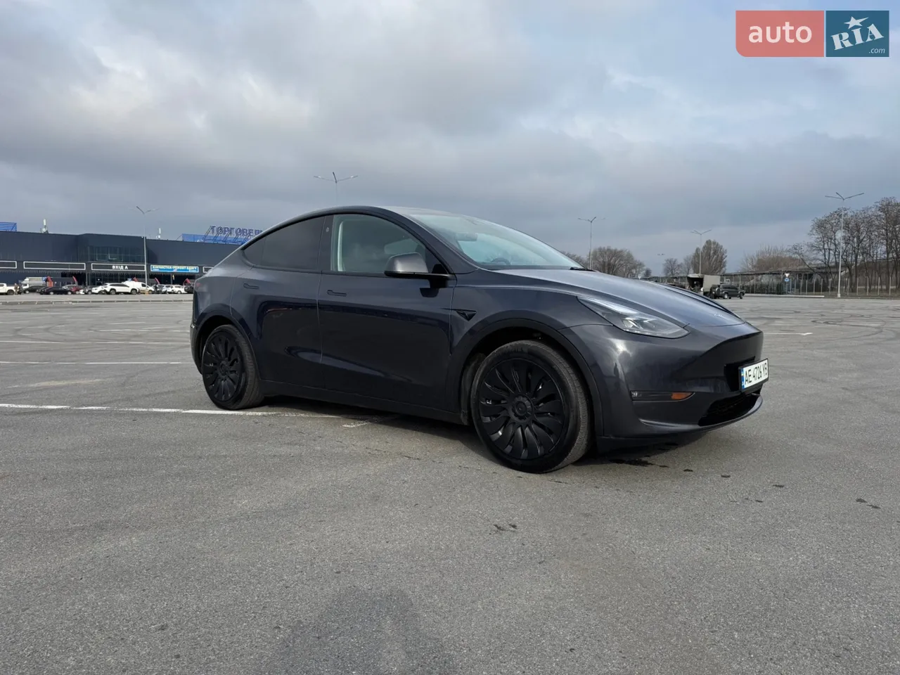 2025 Tesla Model Y - мініатюра 30
