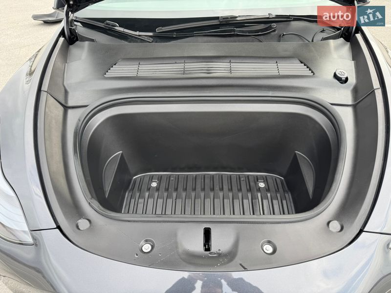 Внедорожник / Кроссовер Tesla Model Y 2024 в Днепре