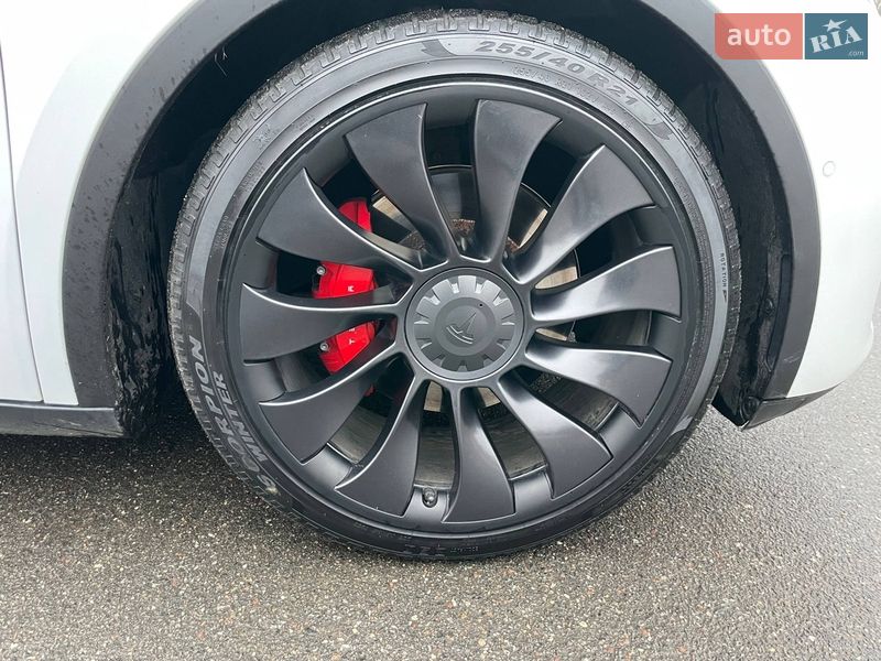 Внедорожник / Кроссовер Tesla Model Y 2022 в Киеве