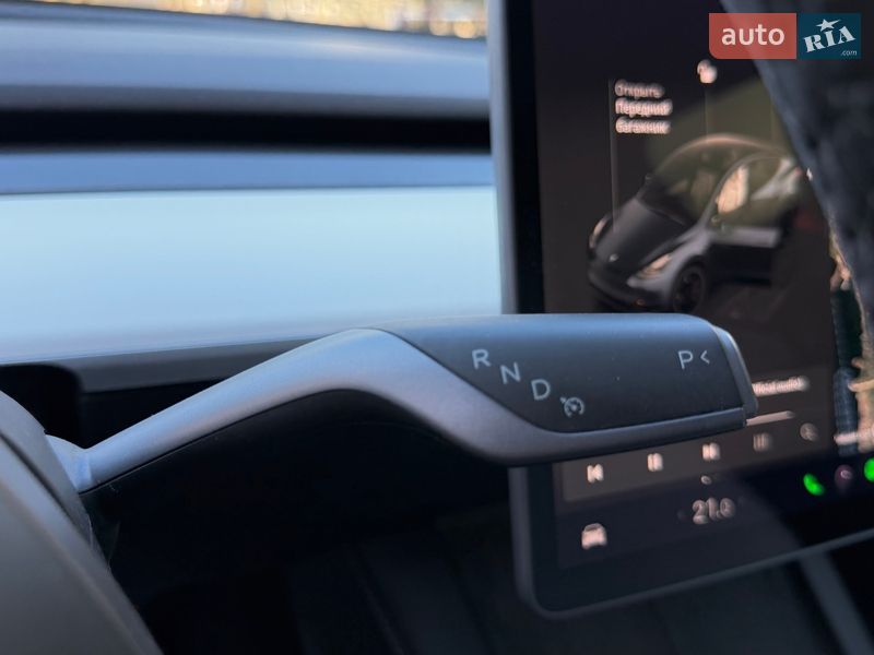 Позашляховик / Кросовер Tesla Model Y 2024 в Одесі фото 30 Позашляховик / Кросовер Tesla Model Y 2024 в Одесі