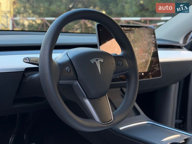 Позашляховик / Кросовер Tesla Model Y 2024 в Одесі фото 38 Позашляховик / Кросовер Tesla Model Y 2024 в Одесі