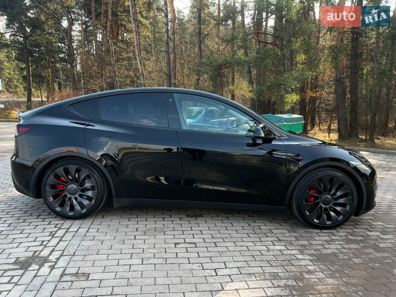 Внедорожник / Кроссовер Tesla Model Y 2023 в Львове фото 2 Внедорожник / Кроссовер Tesla Model Y 2023 в Львове