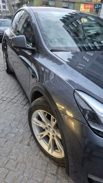 Внедорожник / Кроссовер Tesla Model Y 2022 в Киеве