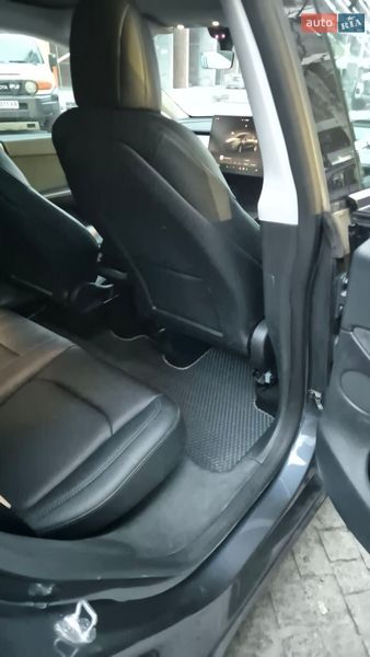 Внедорожник / Кроссовер Tesla Model Y 2022 в Киеве