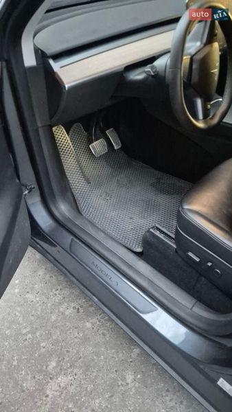 Внедорожник / Кроссовер Tesla Model Y 2022 в Киеве