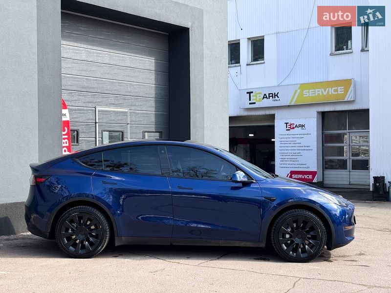 Внедорожник / Кроссовер Tesla Model Y 2023 в Киеве