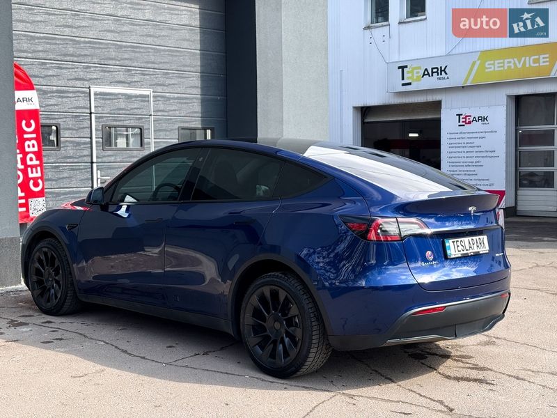 Внедорожник / Кроссовер Tesla Model Y 2023 в Киеве