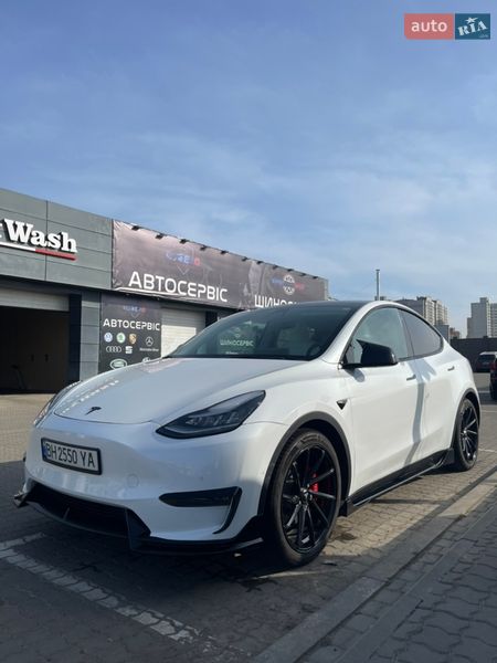 Внедорожник / Кроссовер Tesla Model Y 2021 в Черноморске