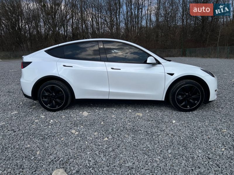 Позашляховик / Кросовер Tesla Model Y 2023 в Львові фото 3 Позашляховик / Кросовер Tesla Model Y 2023 в Львові