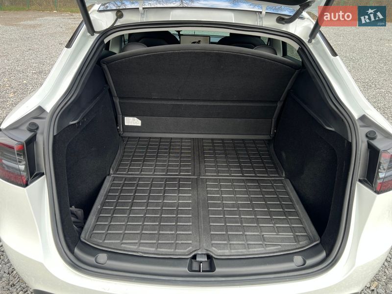 Позашляховик / Кросовер Tesla Model Y 2023 в Львові фото 28 Позашляховик / Кросовер Tesla Model Y 2023 в Львові