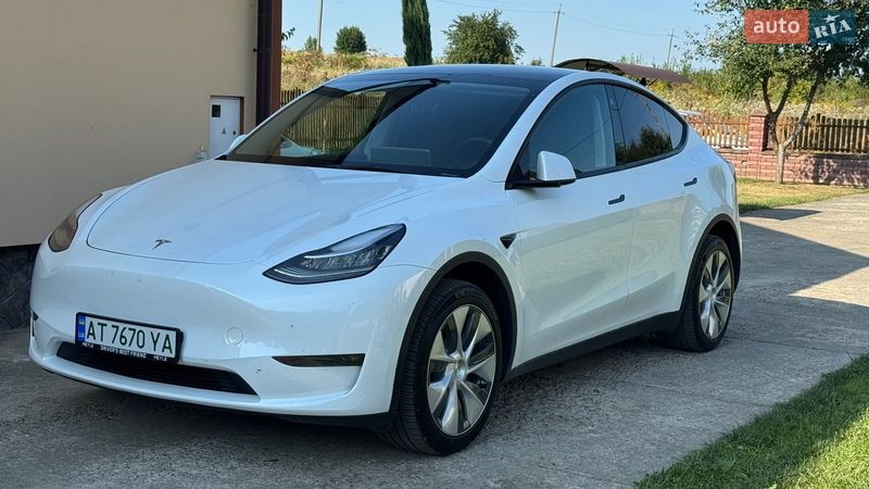 Позашляховик / Кросовер Tesla Model Y 2023 в Івано-Франківську