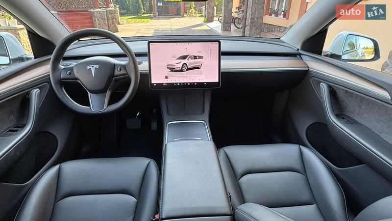 Позашляховик / Кросовер Tesla Model Y 2023 в Івано-Франківську