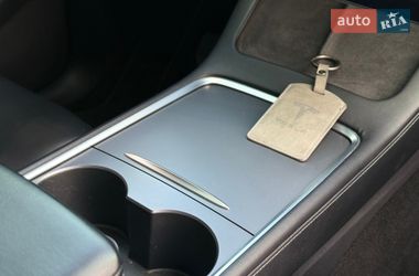 Внедорожник / Кроссовер Tesla Model Y 2021 в Виннице