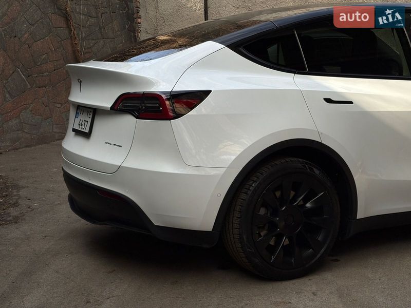 Внедорожник / Кроссовер Tesla Model Y 2022 в Киеве