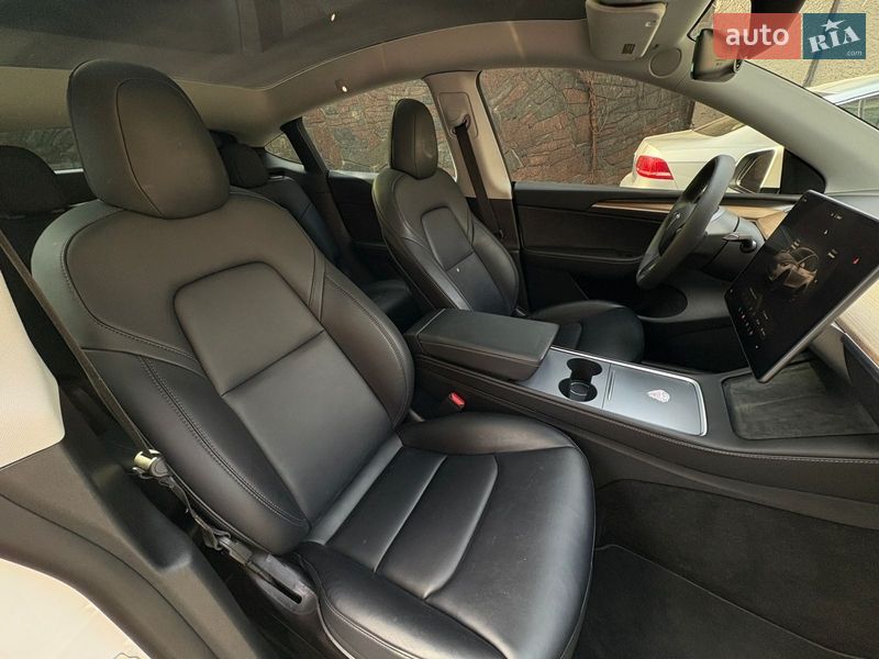 Внедорожник / Кроссовер Tesla Model Y 2022 в Киеве