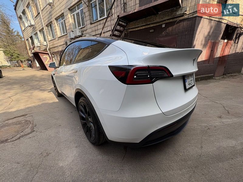 Внедорожник / Кроссовер Tesla Model Y 2022 в Киеве