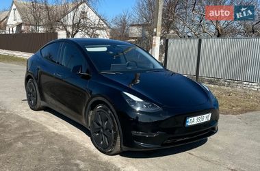 Внедорожник / Кроссовер Tesla Model Y 2023 в Киеве