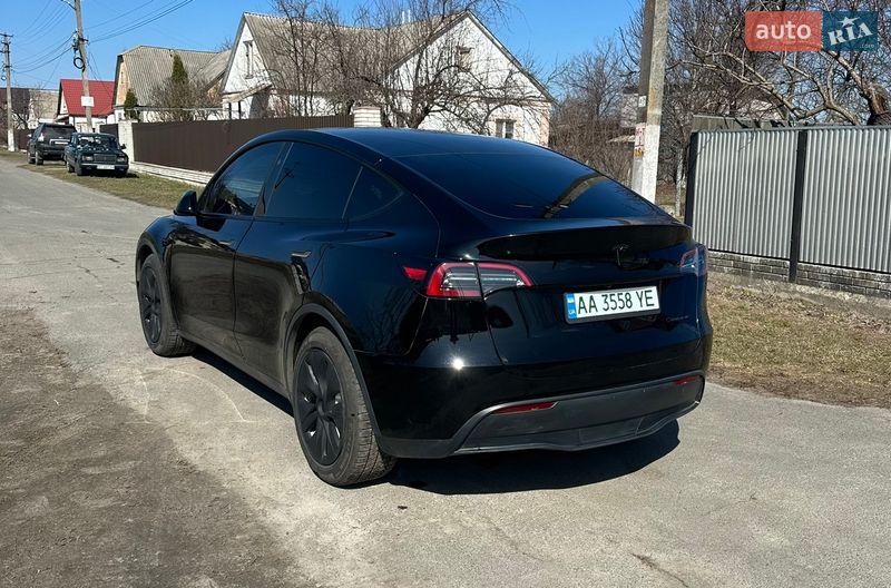 Внедорожник / Кроссовер Tesla Model Y 2023 в Киеве