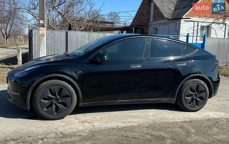 Внедорожник / Кроссовер Tesla Model Y 2023 в Киеве