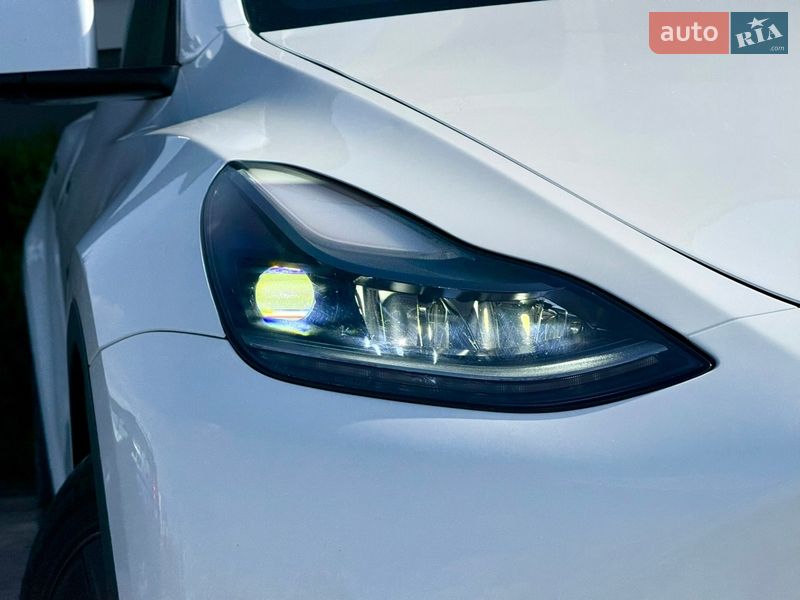 Внедорожник / Кроссовер Tesla Model Y 2024 в Стрые