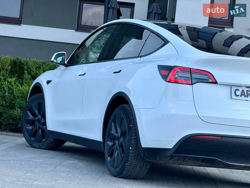 Внедорожник / Кроссовер Tesla Model Y 2024 в Стрые