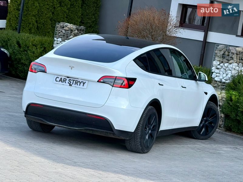Внедорожник / Кроссовер Tesla Model Y 2024 в Стрые