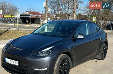 Внедорожник / Кроссовер Tesla Model Y 2024 в Киеве