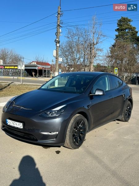Внедорожник / Кроссовер Tesla Model Y 2024 в Киеве