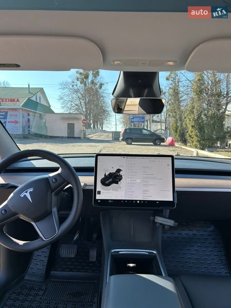Внедорожник / Кроссовер Tesla Model Y 2024 в Киеве