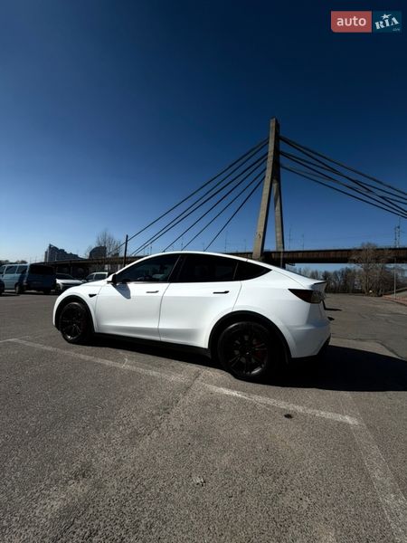 Позашляховик / Кросовер Tesla Model Y 2022 в Києві фото 14 Позашляховик / Кросовер Tesla Model Y 2022 в Києві