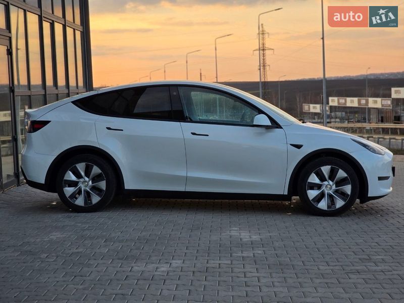 Позашляховик / Кросовер Tesla Model Y 2022 в Тернополі фото 6 Позашляховик / Кросовер Tesla Model Y 2022 в Тернополі