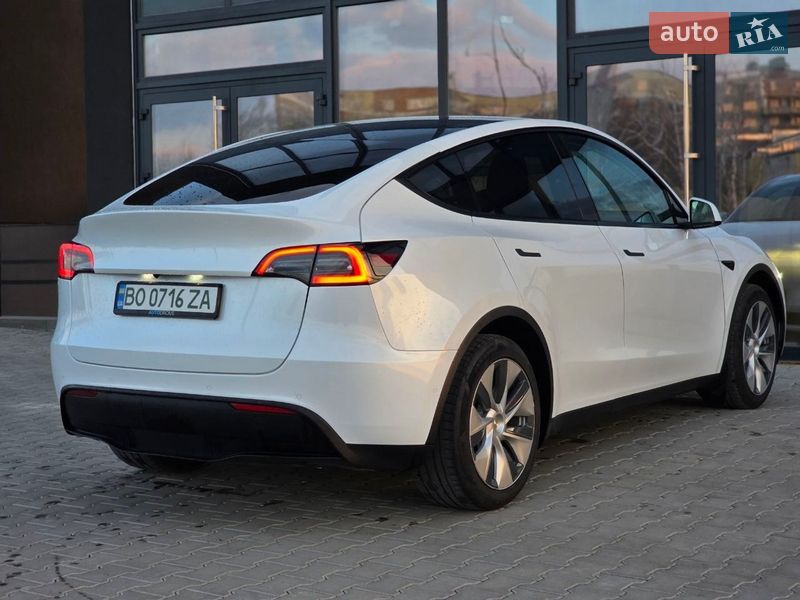 Позашляховик / Кросовер Tesla Model Y 2022 в Тернополі фото 22 Позашляховик / Кросовер Tesla Model Y 2022 в Тернополі